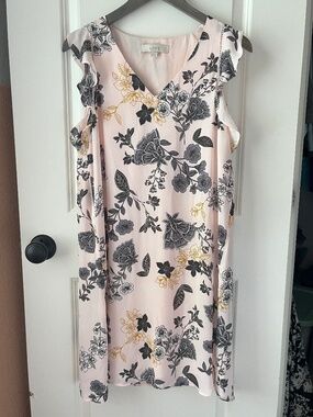 LOFT Blush Pink & Black Floral Shift Dress Ruffle Flutter Sleeves V-Neck Medium